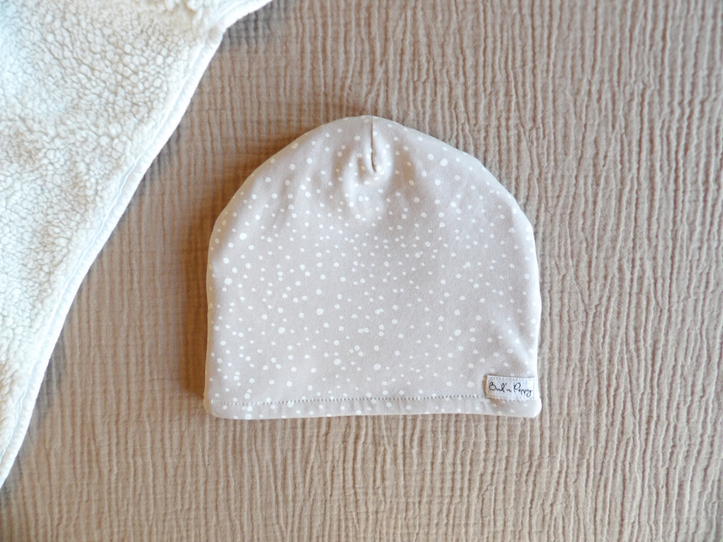 Fodrad barnmössa i merinoull, Winter Dots, storlek 48/50 & 50/52 - Bud´s Wardrobe