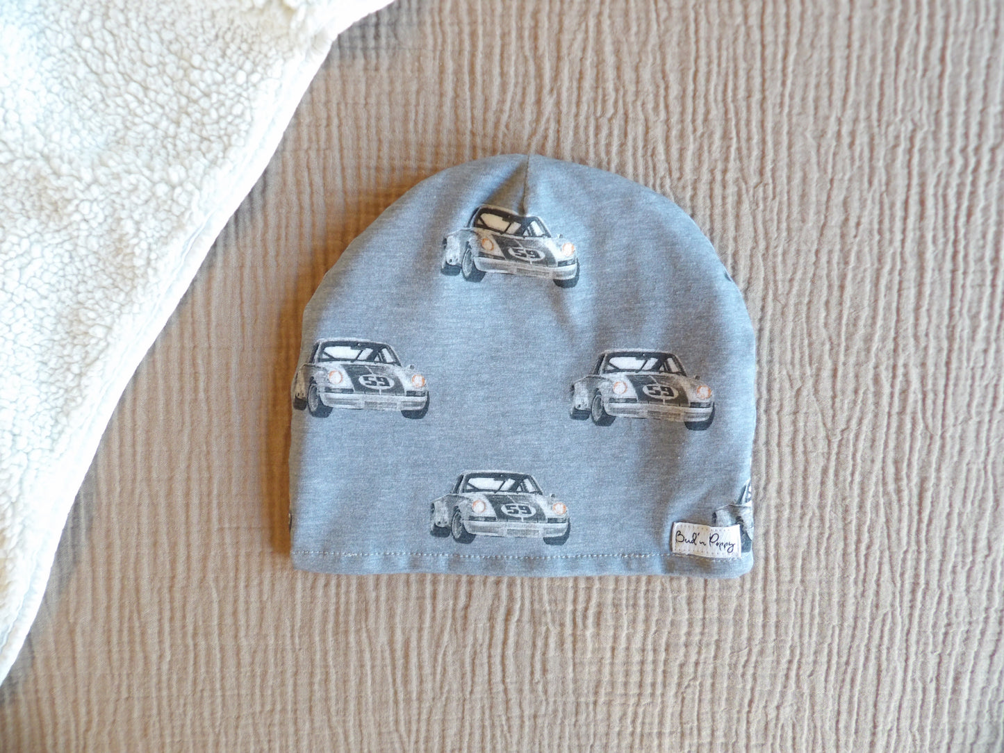 Fodrad barnmössa i merinoull, Grey Cars, storlek 48/50 & 50/52 - Bud´s Wardrobe
