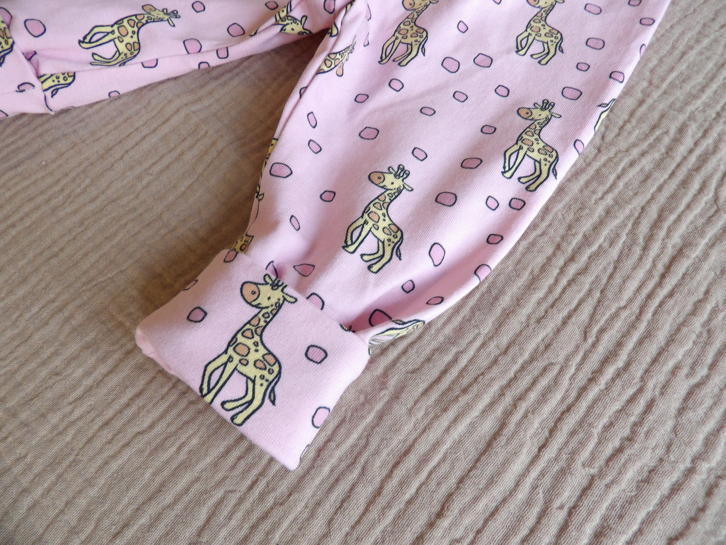 Växa-byxa Rosy Giraffe - storlek 56 (ca 1-2 mån) - Bud's Wardrobe