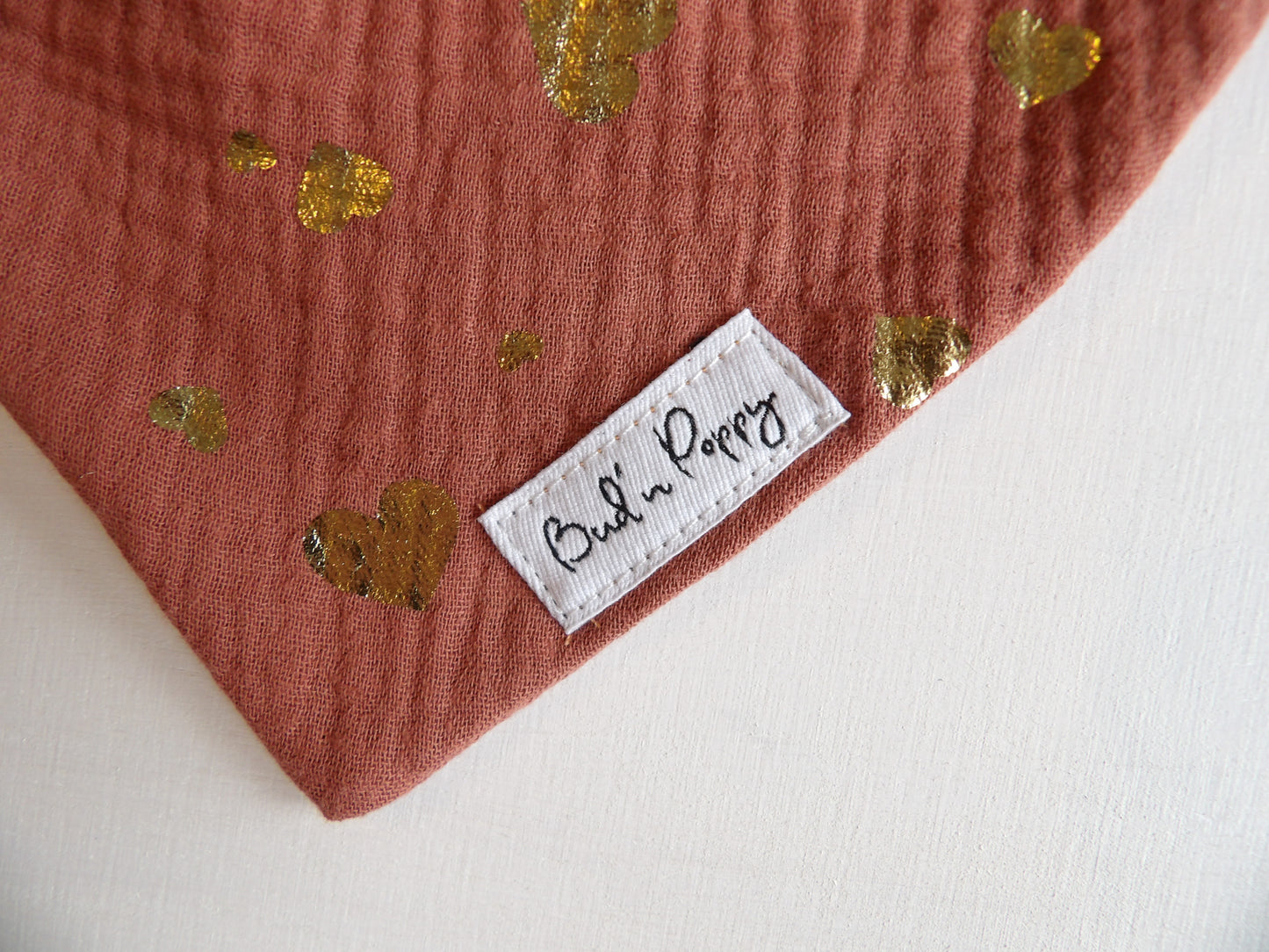 Dregglis i muslin, Golden Hearts, storlek One size (ca 0-1 år) - Bud's Wardrobe