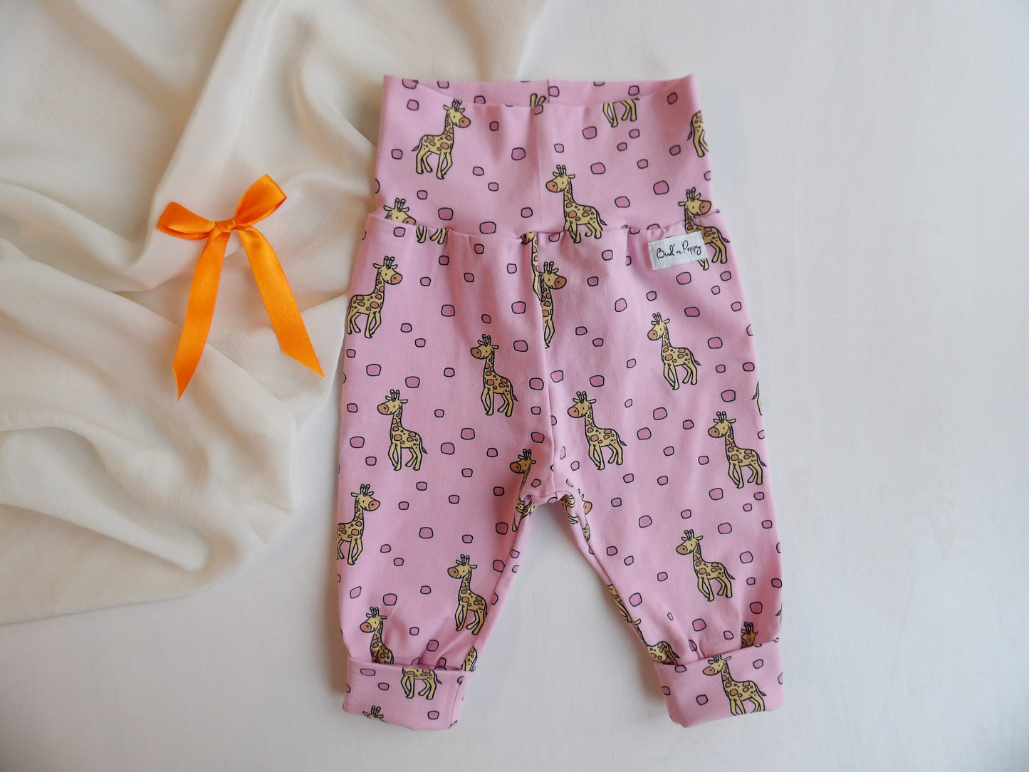 Växa-byxa Rosy Giraffe - storlek 50 & 56 (ca 0-1 & 1-2 mån)