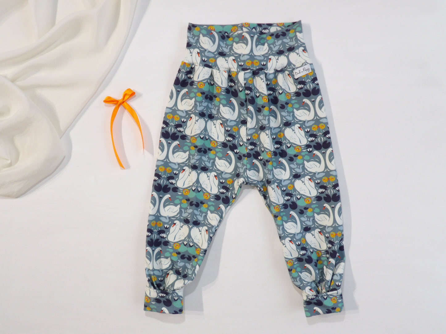 Växa-byxa Little Swan Pants- storlek 80 (ca 9-12 mån)