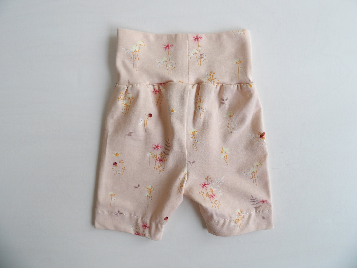 Shorts Flowers on Pink - storlek 56