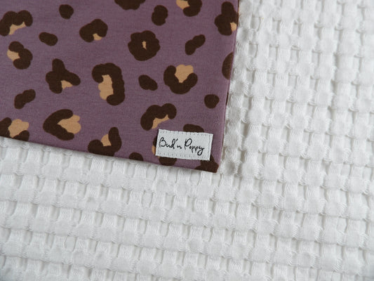 Mössa – Lilac Leopard