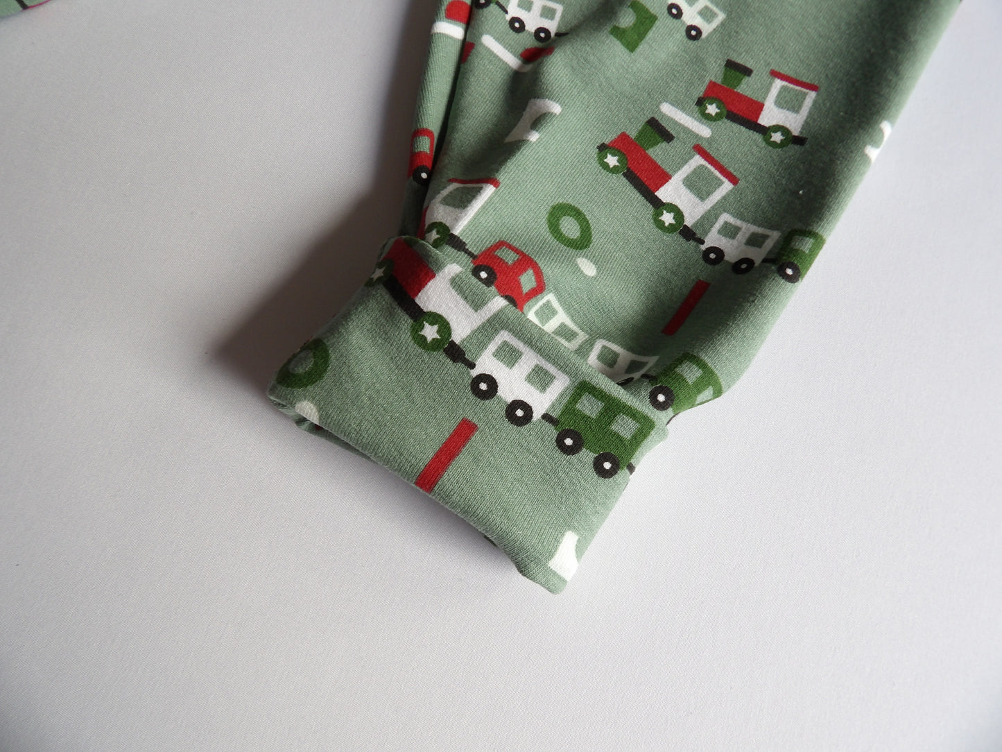 Storlek 56, Train Time - Handgjort babyset, OEKO-TEX®-certifierade tyger