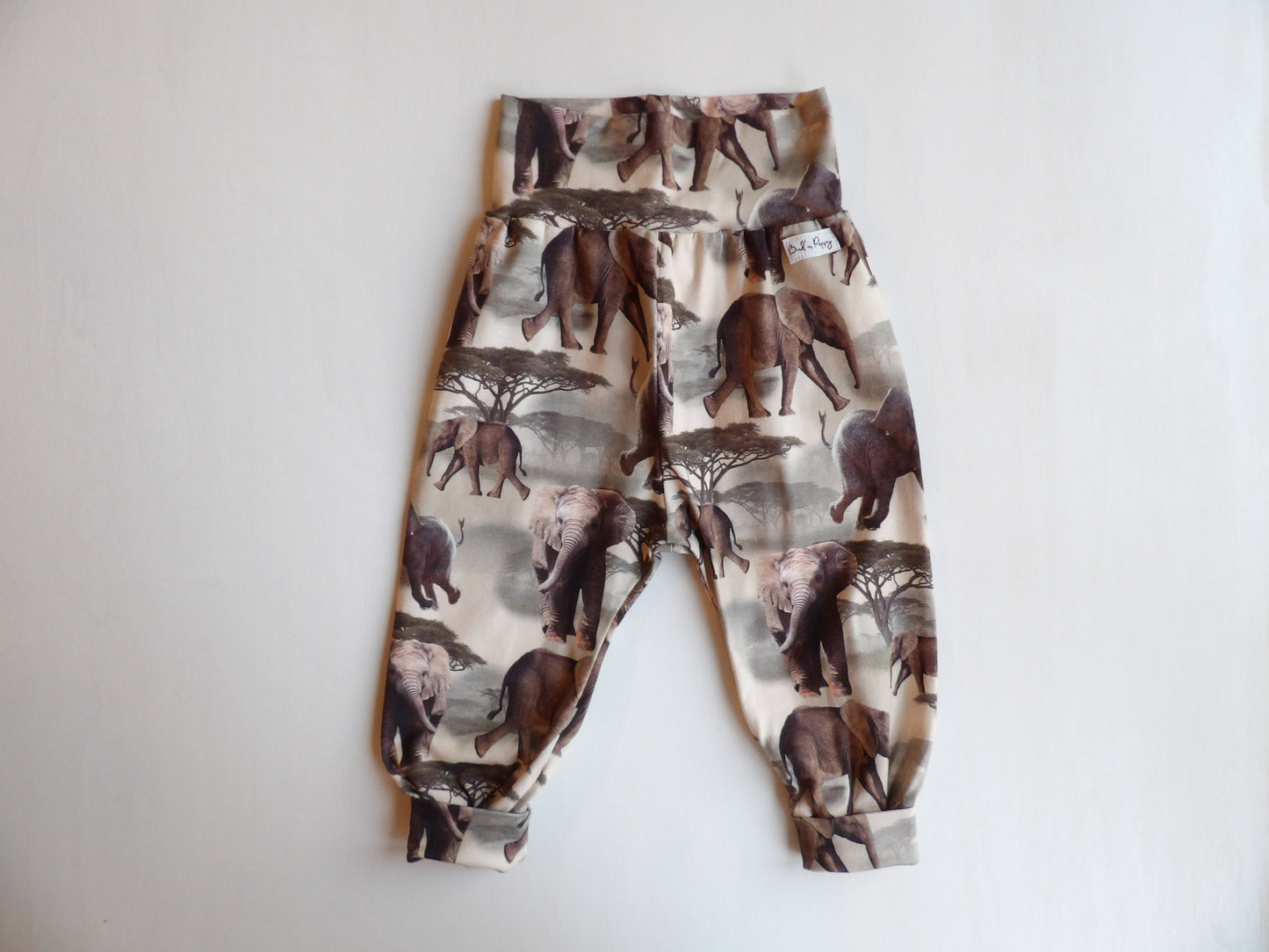 Växa-byxa Elephant Walk - storlek 74 & 80 (ca 6-9 mån & ca 9-12 mån)