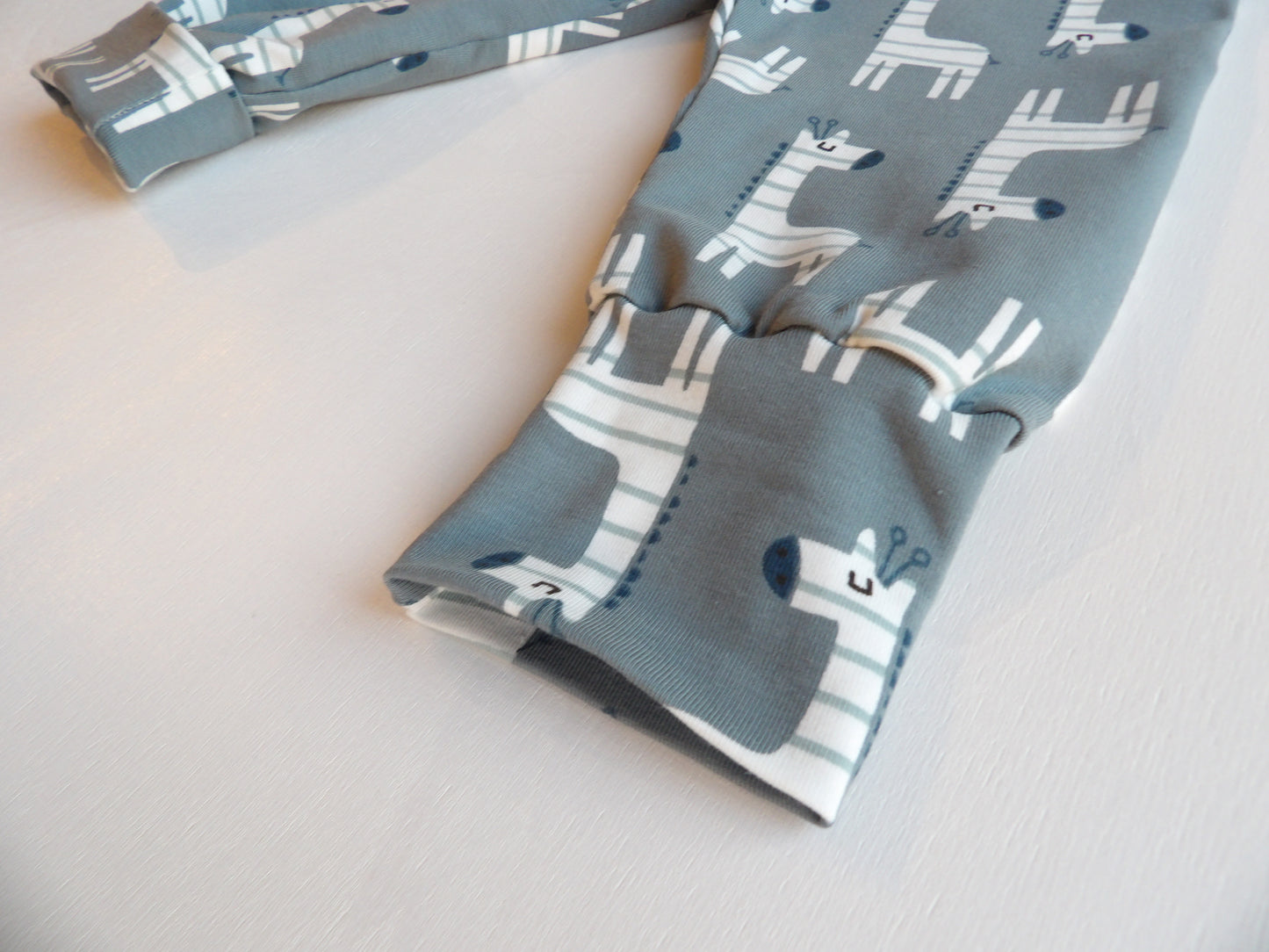 Grow-with-me pants Cute Giraffe Grey - size 62 & 68 (approx. 2-4 & 4-6 months)