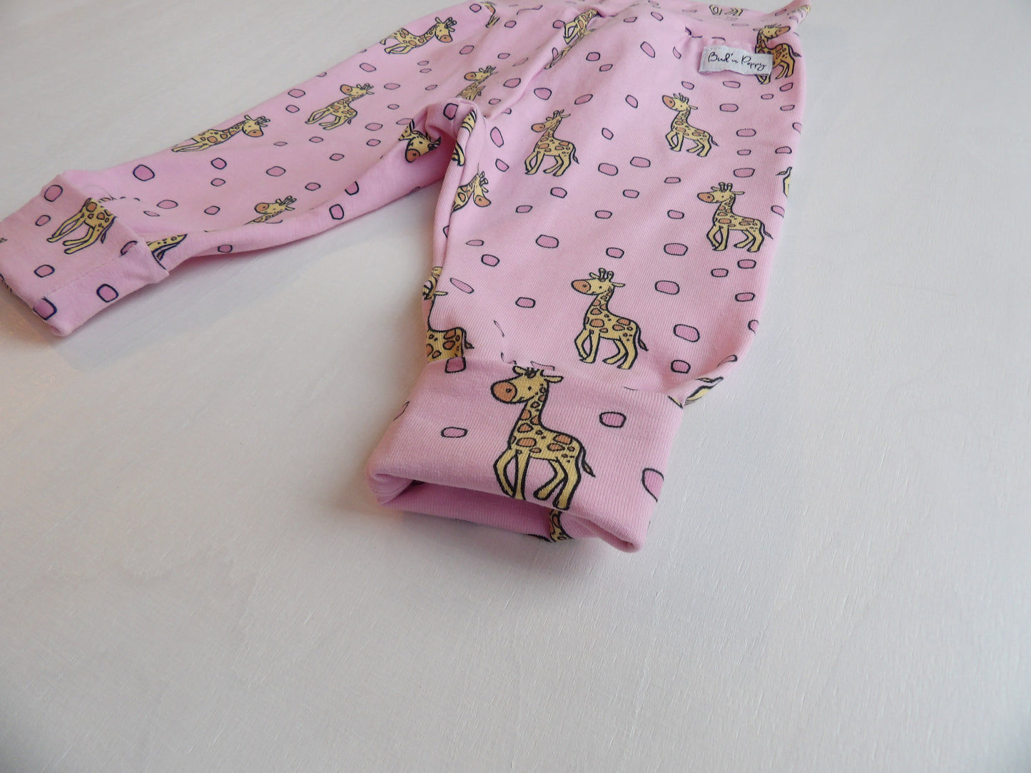 Växa-byxa Rosy Giraffe - storlek 50 & 56 (ca 0-1 & 1-2 mån)