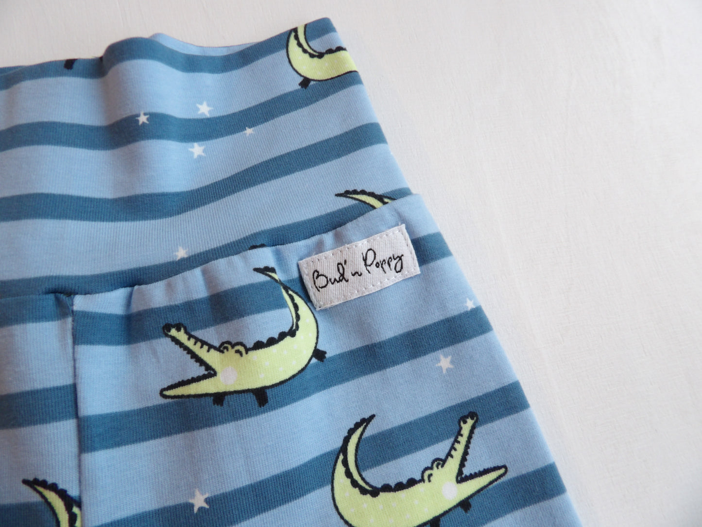 Växa-byxa Cute Crocodile Pants - storlek 50 (ca 0-1 mån)
