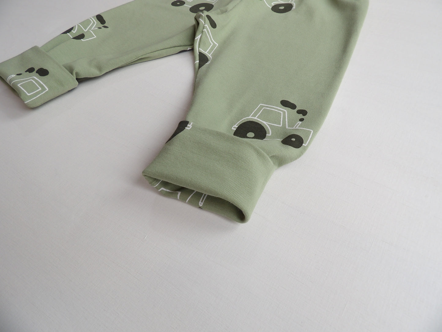 Växa-byxa Tiny Tractor Pants - storlek 62 (ca 2-4 mån)
