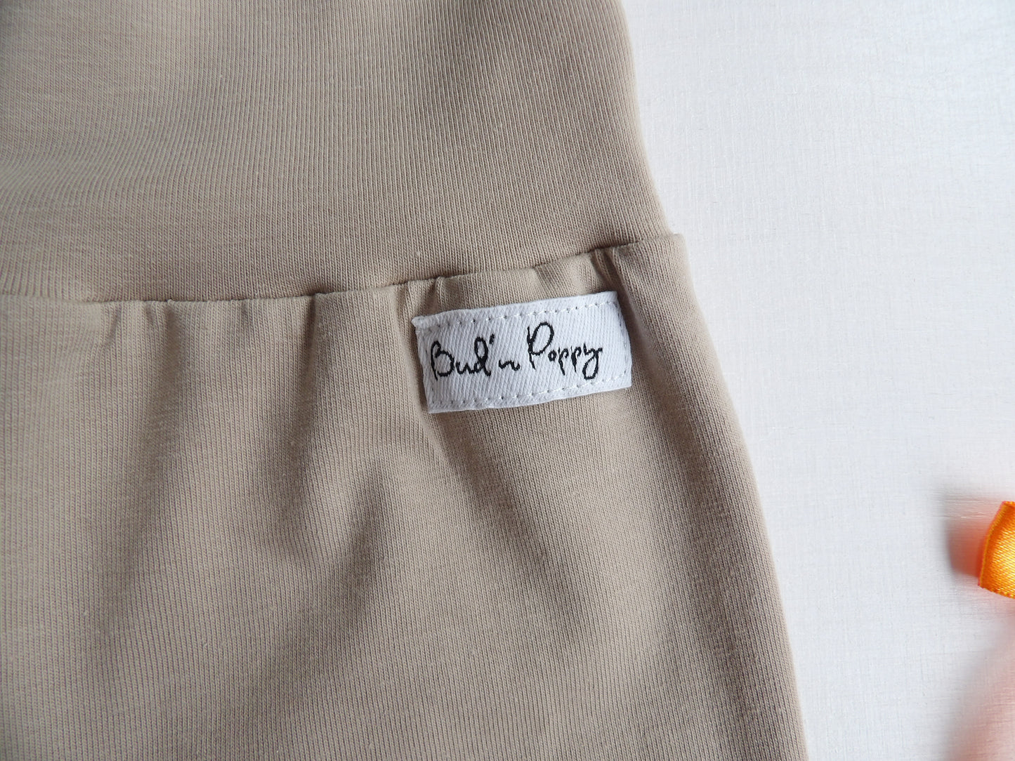 Växa-byxa Soft Sand Pants - storlek 50 & 62 (ca 0-1 & 2-4 mån)