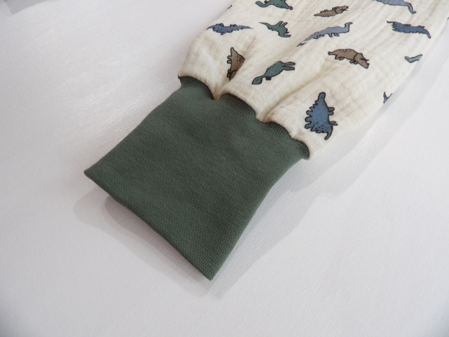 Växa-byxa i Muslin Forest Dinos - storlek 80