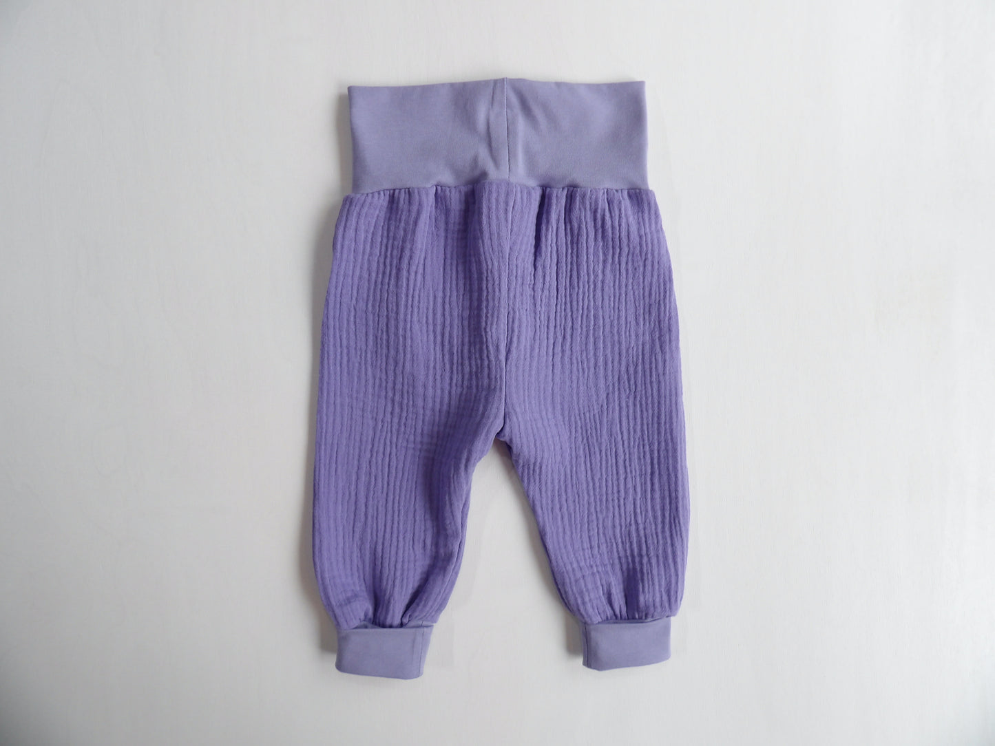 Växa-byxa i Muslin Lavender Bloom - storlek 62