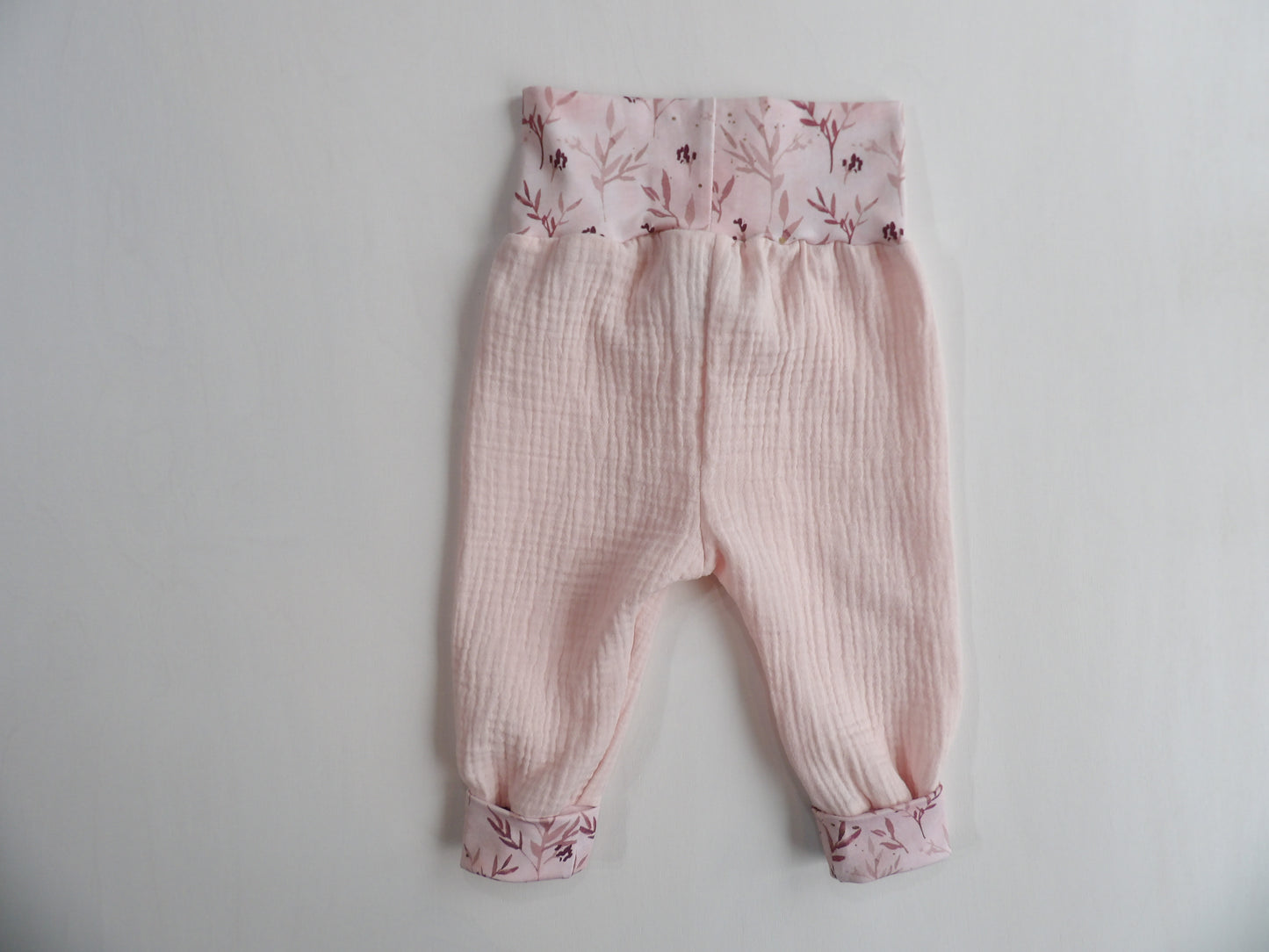 Växa-byxa i Muslin Blush Meadow - storlek 62