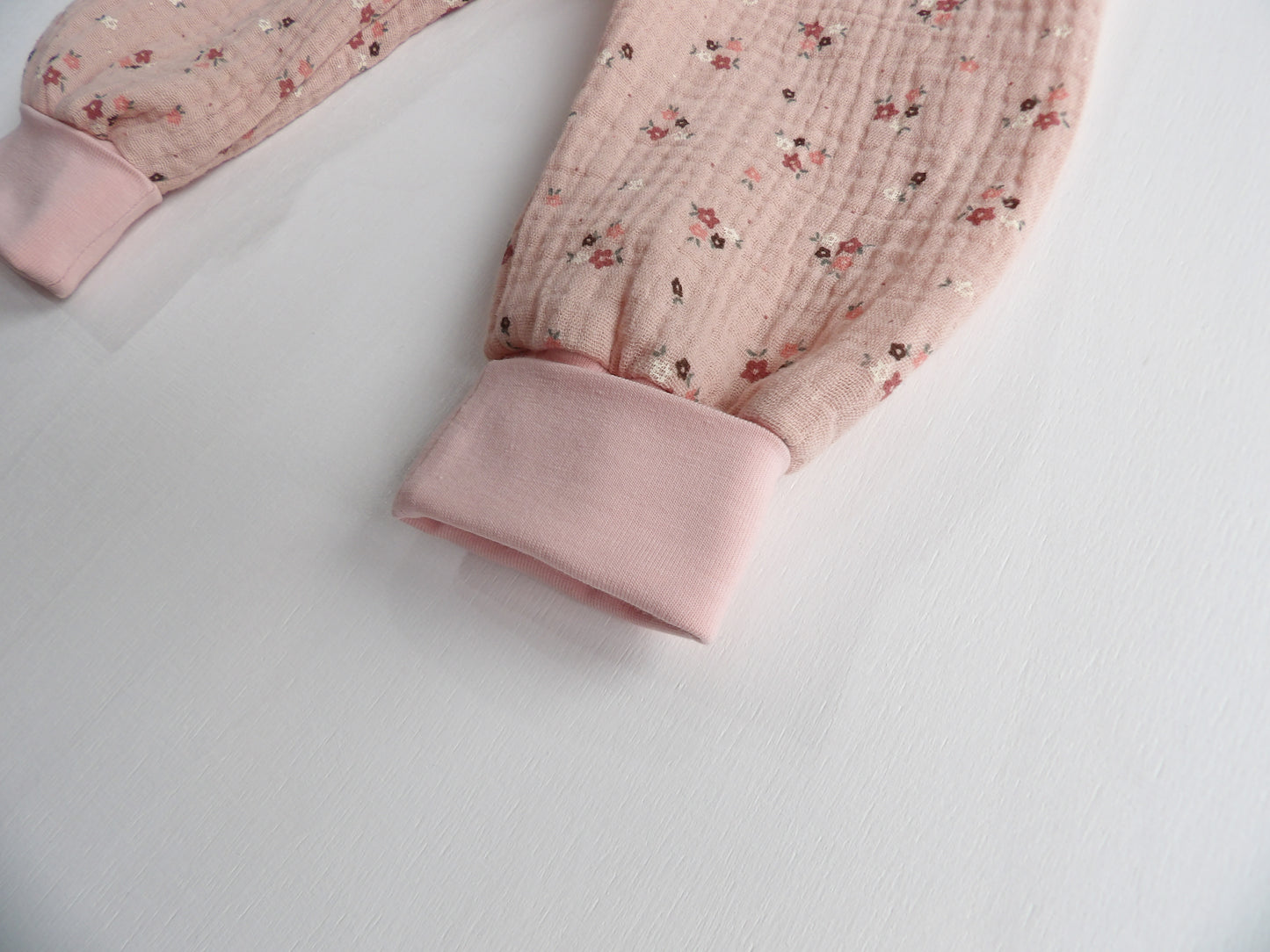 Grow-with-me pants in Muslin Little Blossom - size 62