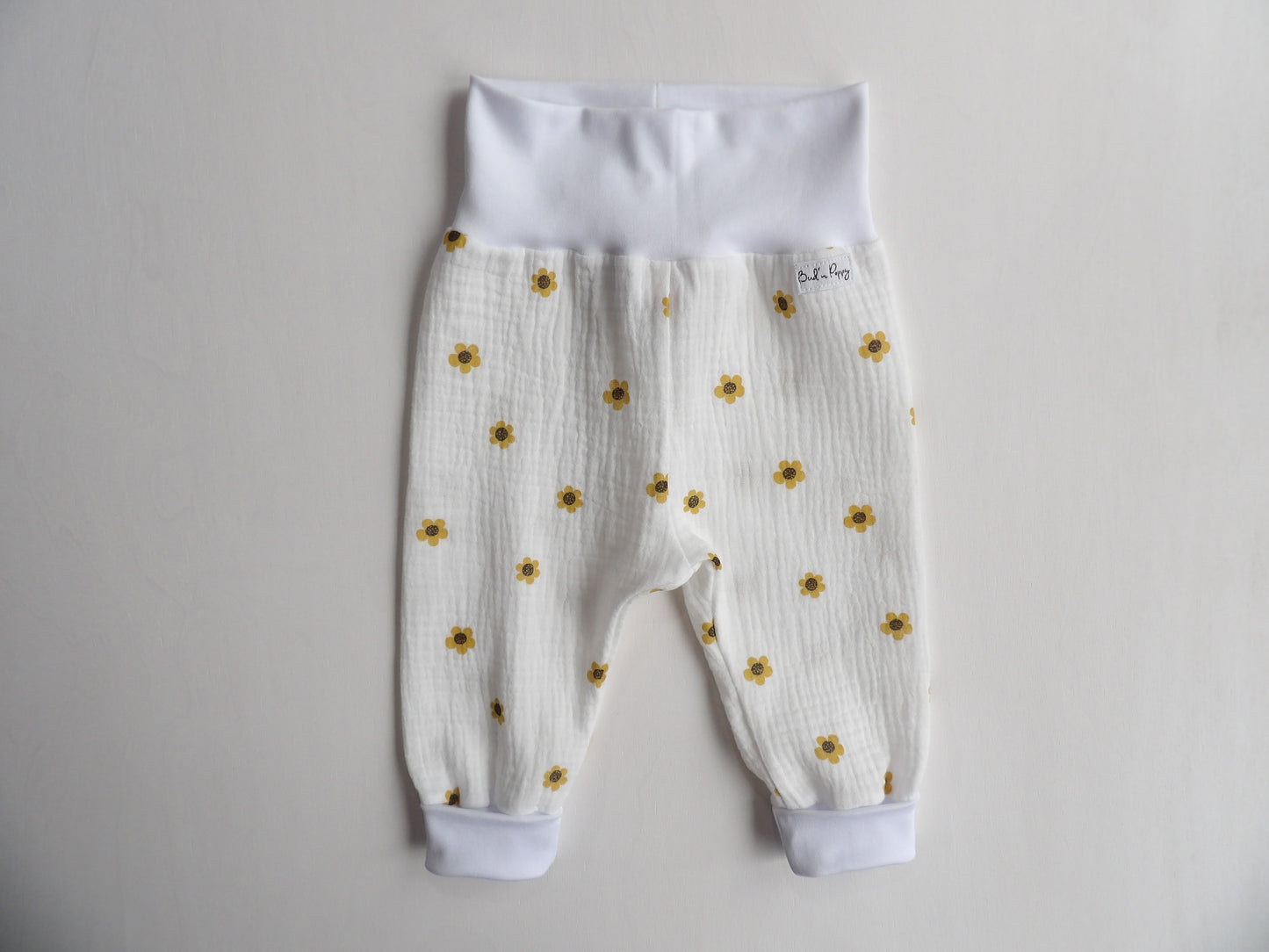 Grow-with-me pants in Muslin Meadow Daisy - size 62