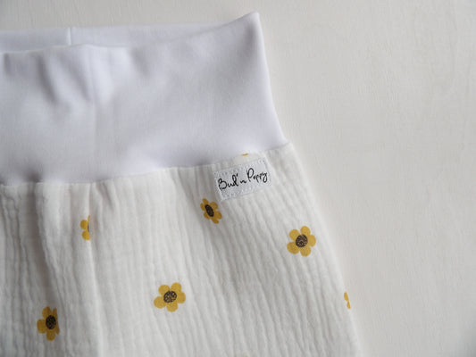 Grow-with-me pants in Muslin Meadow Daisy - size 62