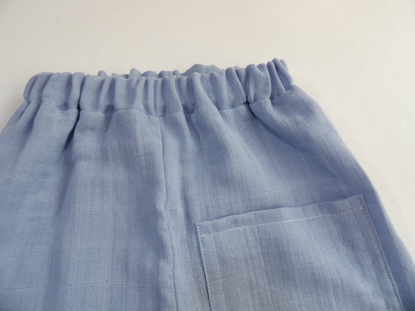 Resårbyxa i Muslin Blue Sky - storlek 92