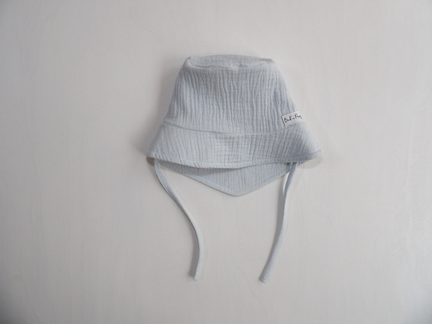 Solhatt i Muslin Light Blue Sky - storlek 44/46 (ca 4-9 mån)