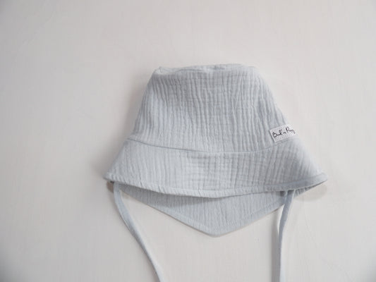 Solhatt i Muslin Light Blue Sky - storlek 44/46 (ca 4-9 mån)