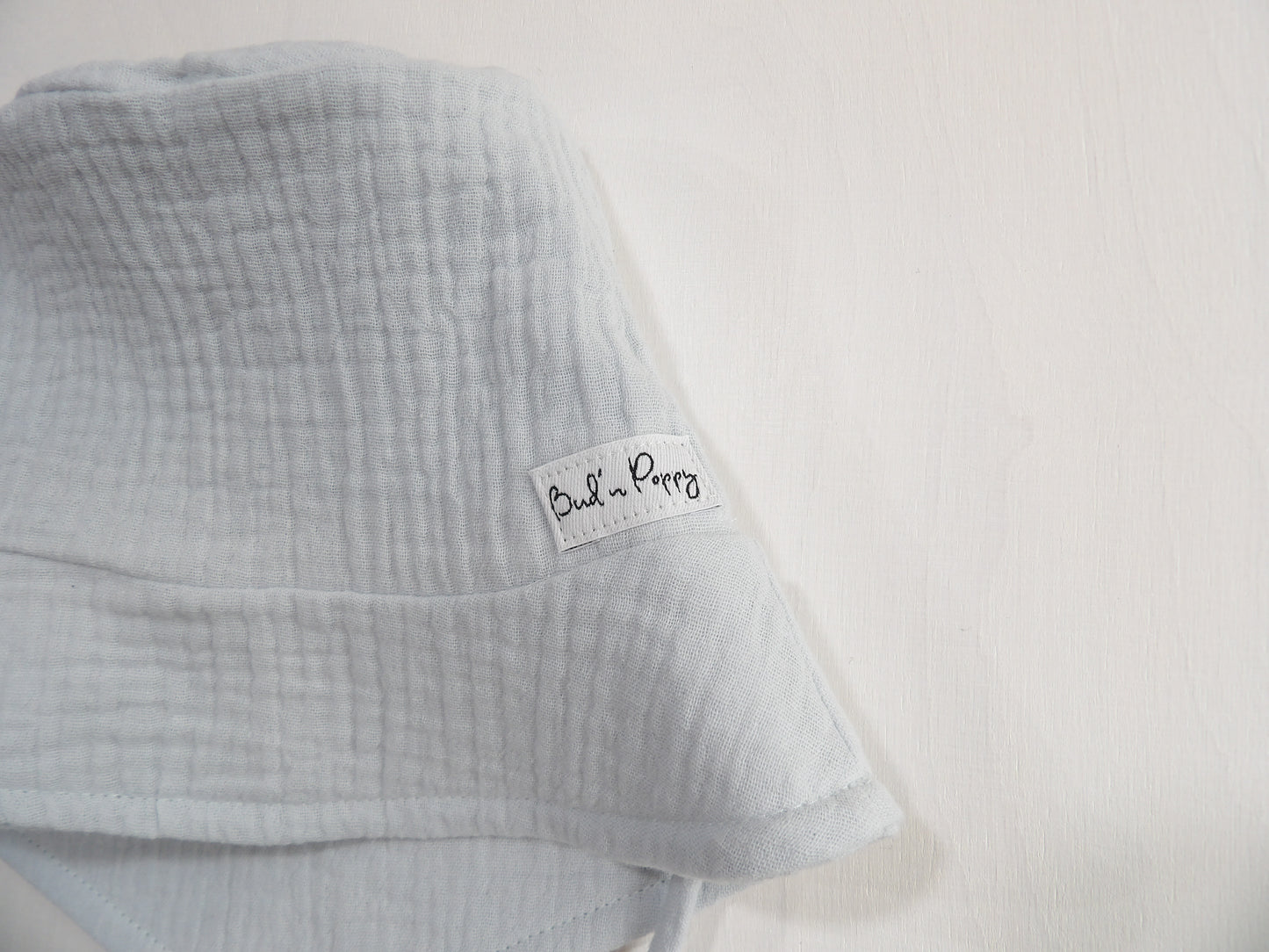 Solhatt i Muslin Light Blue Sky - storlek 44/46 (ca 4-9 mån)