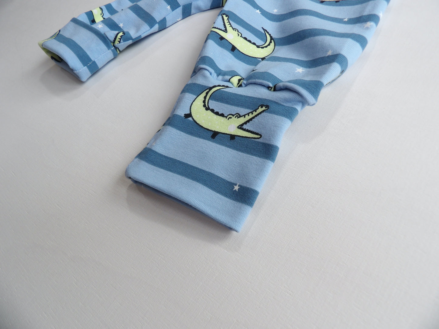 Little One Set Moon Crocodile Blue - storlek 50