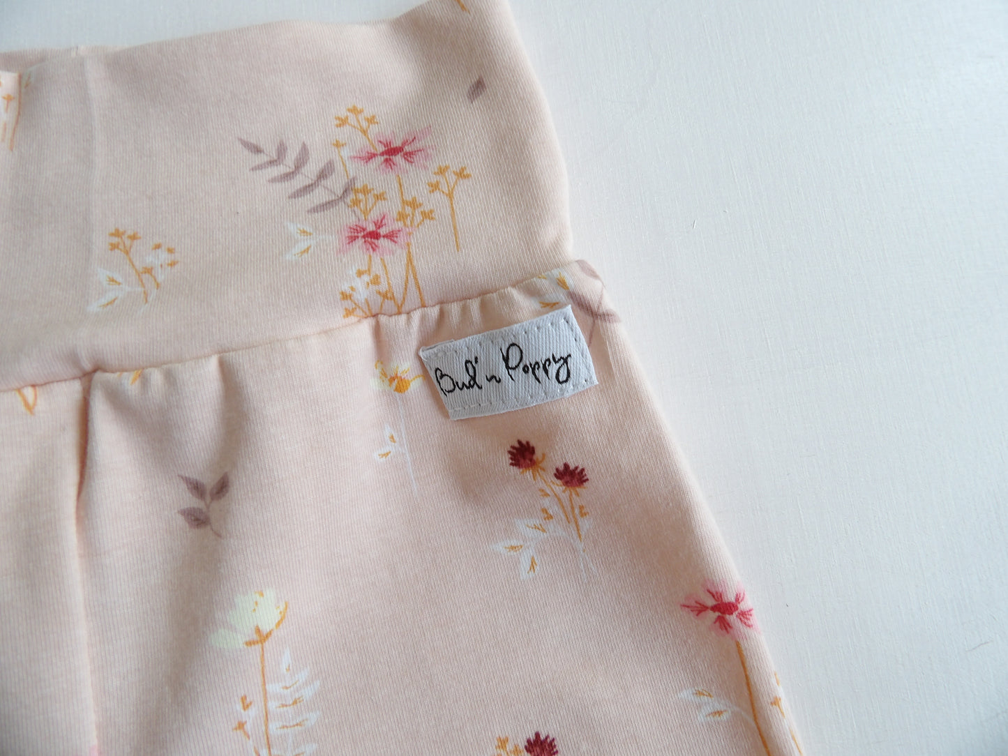 Shorts Flowers on Pink - storlek 56