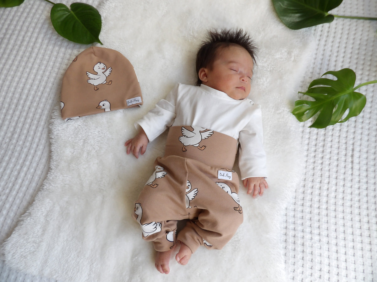 Newborn Set – Silly Goose | Växa-byxa & mössa