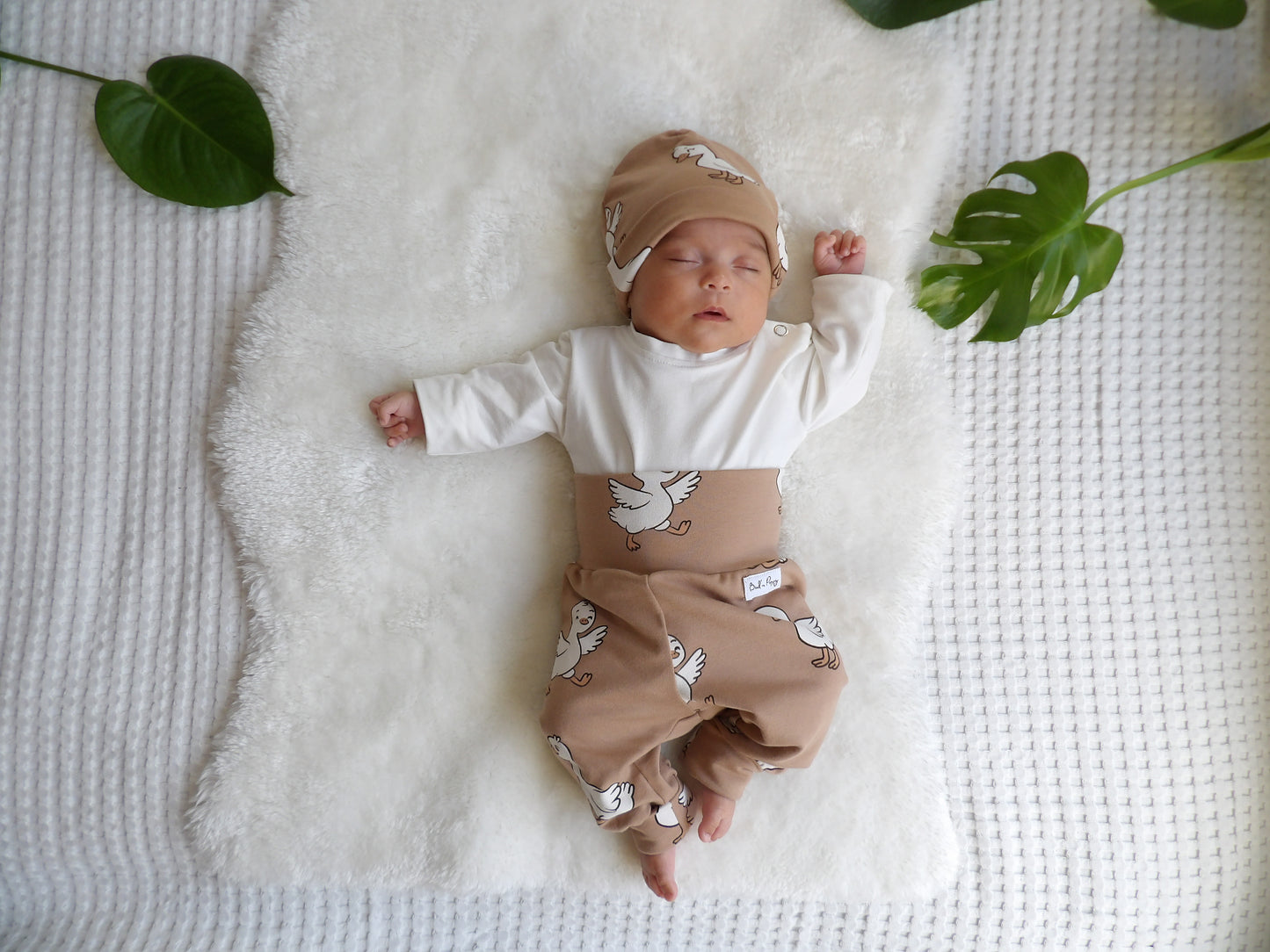 Newborn Set – Silly Goose | Växa-byxa & mössa