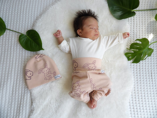 Newborn Set – Bunny Hop | Växa-byxa & mössa