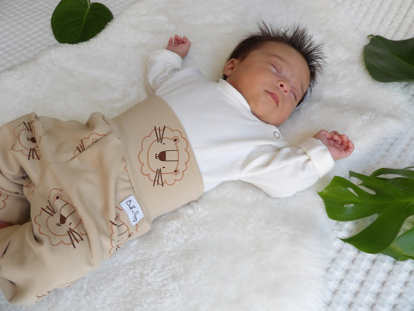 Newborn Set – Little Lion | Växa-byxa & mössa