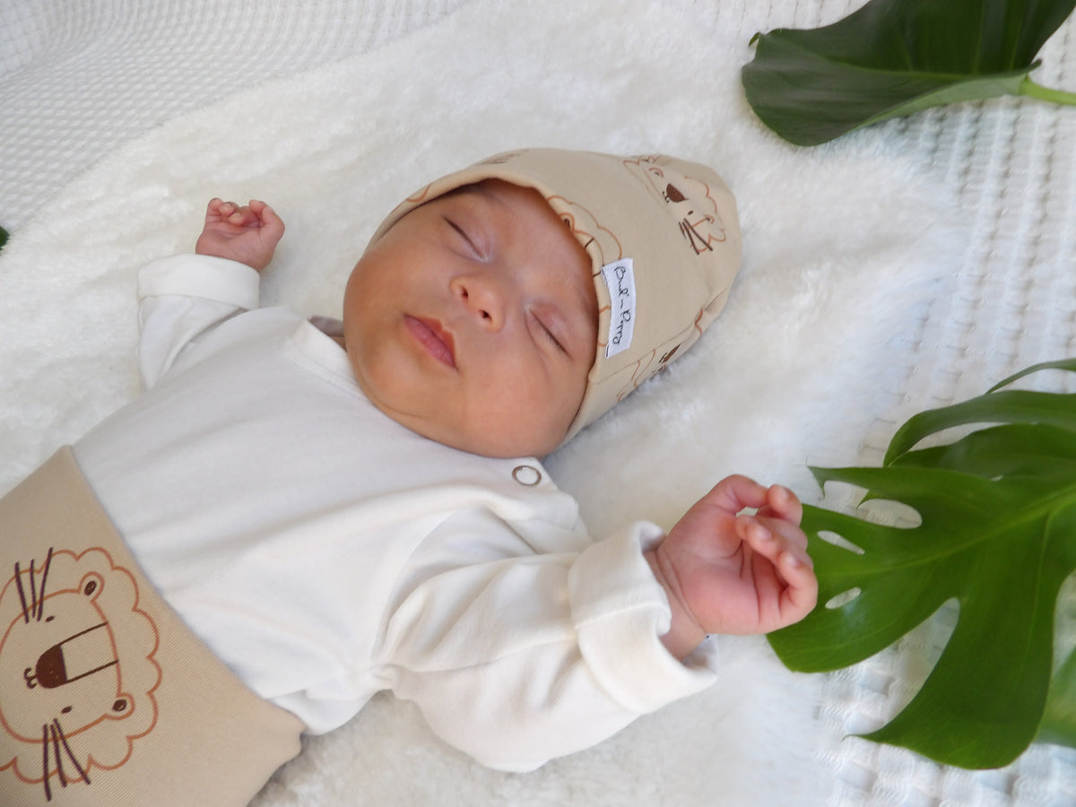 Newborn Set – Little Lion | Växa-byxa & mössa