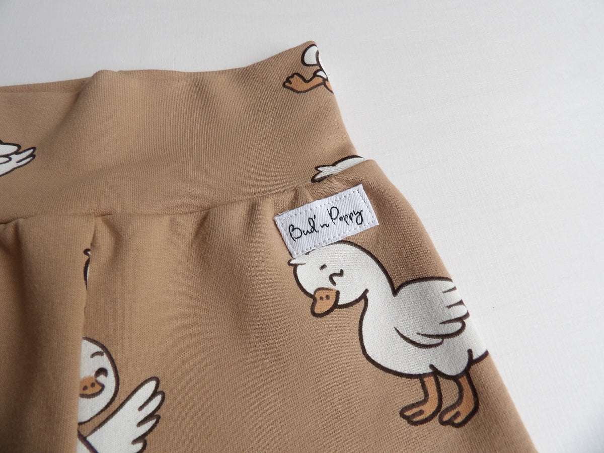 Newborn Set – Silly Goose | Växa-byxa & mössa