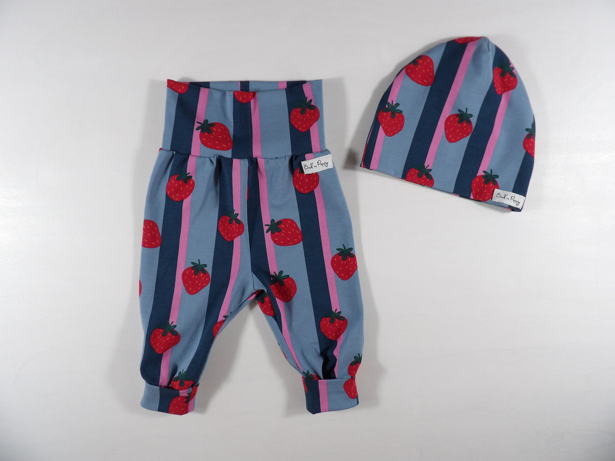 Newborn Set – Berry Stripe | Växa-byxa & mössa