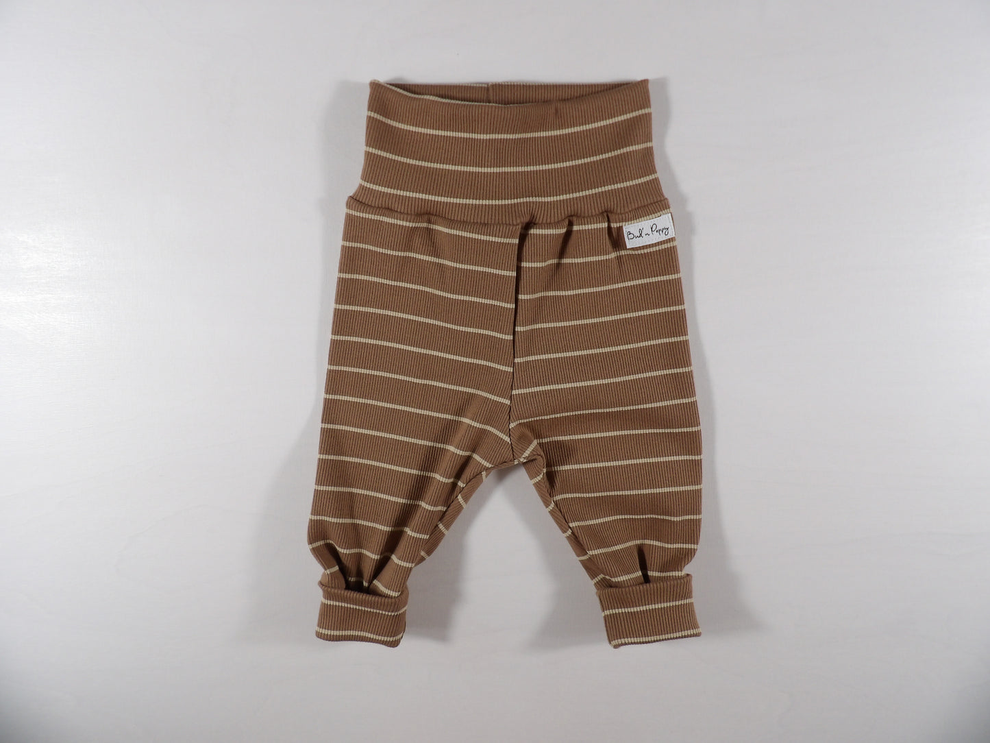 Newborn Set – Cocoa Stripe | Växa-byxa & mössa
