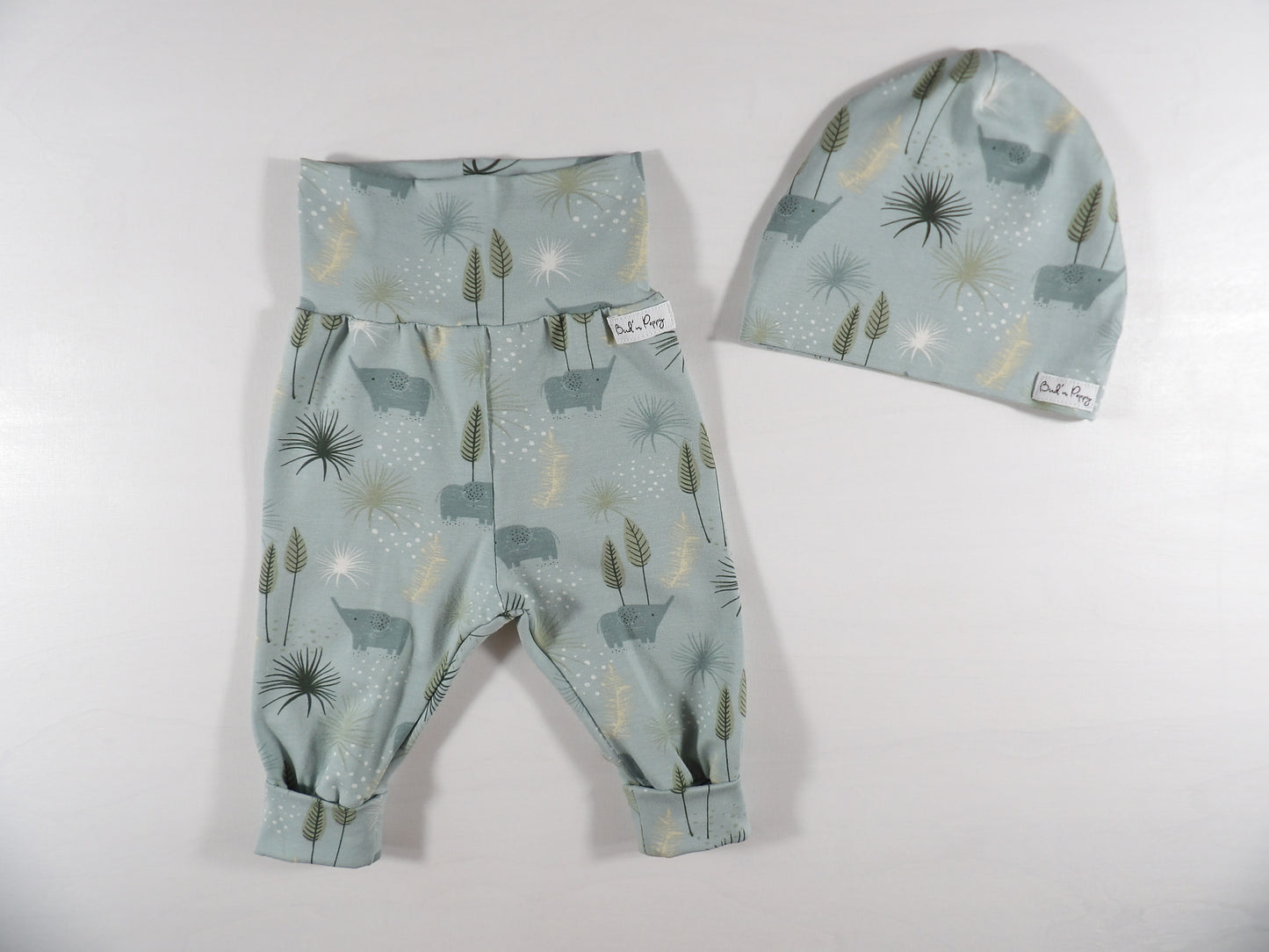 Newborn Set – Little Wild | Växa-byxa & mössa