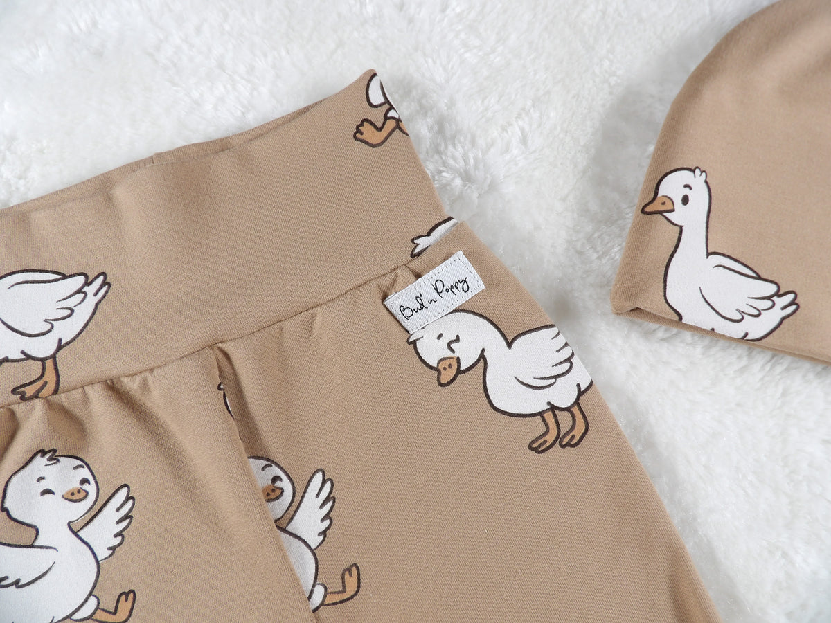 Newborn Set – Silly Goose | Växa-byxa & mössa