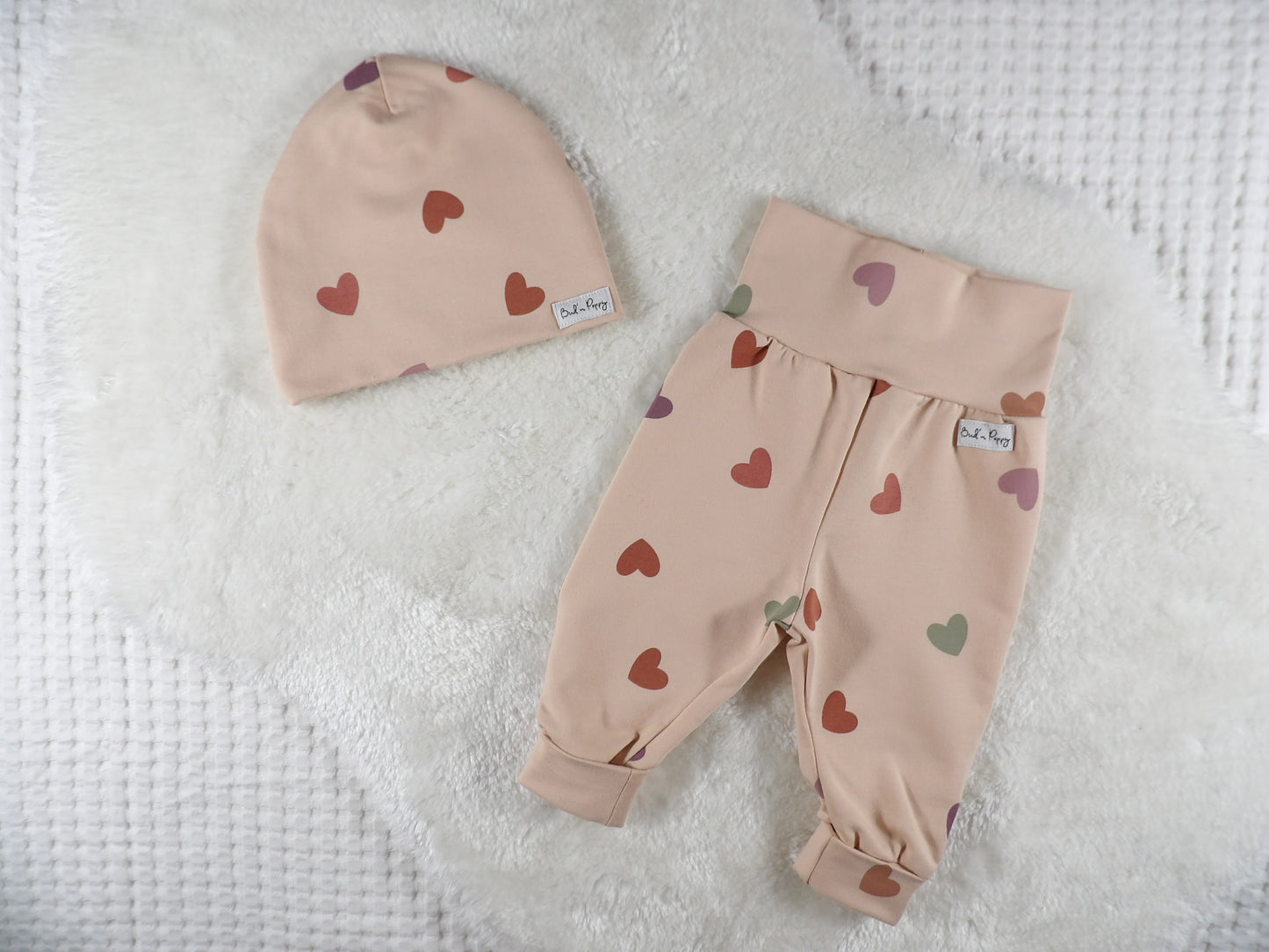 Newborn Set – Little Hearts | Växa-byxa & mössa