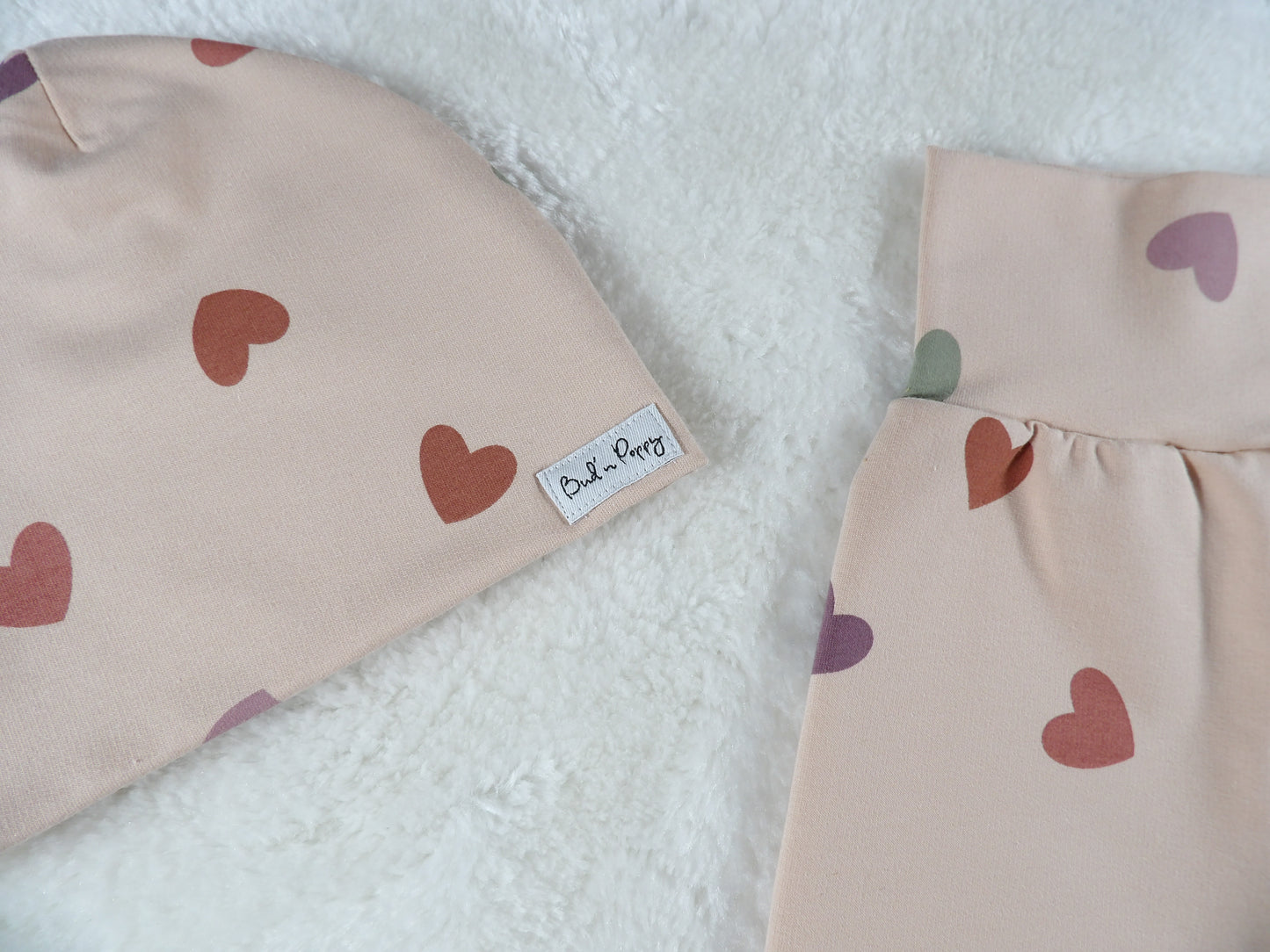 Newborn Set – Little Hearts | Växa-byxa & mössa