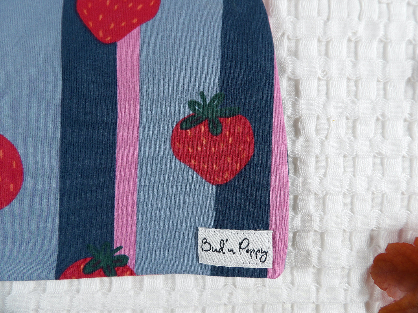 Mössa – Berry Stripe