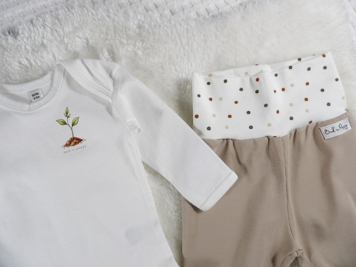 Complete Newborn Set – Little Sprout | Grodd | Body, växa-byxa & mössa