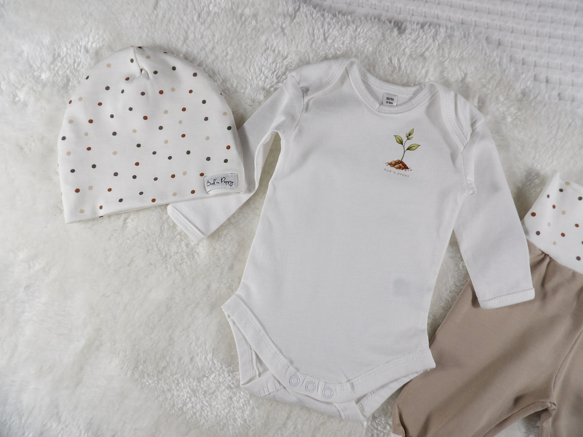 Complete Newborn Set – Little Sprout | Grodd | Body, växa-byxa & mössa