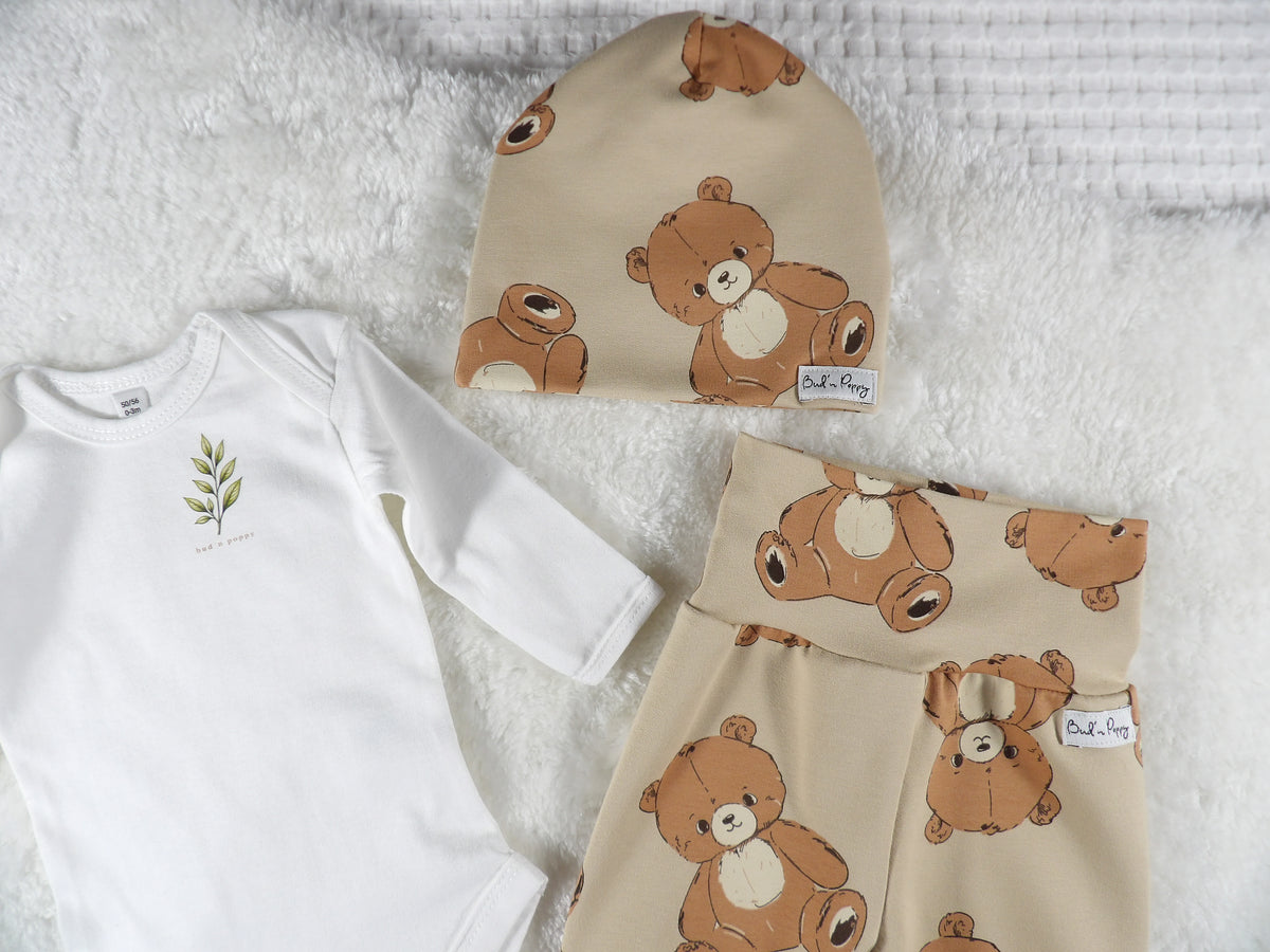 Complete Newborn Set – Teddy Bear | Kvist | Body, växa-byxa & mössa