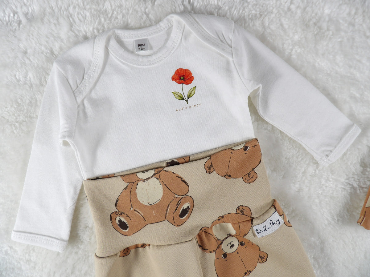 Complete Newborn Set – Teddy Bear | Vallmo | Body, växa-byxa & mössa
