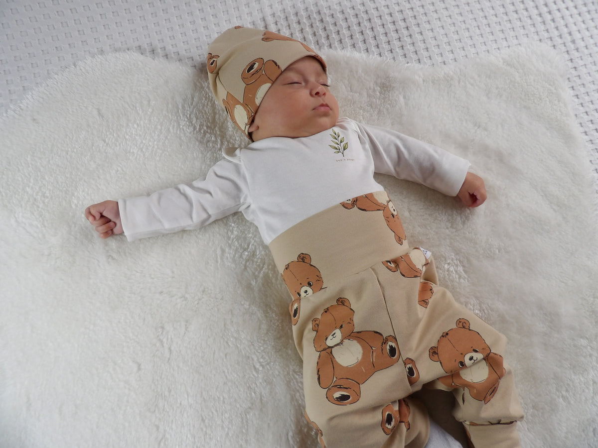 Complete Newborn Set – Teddy Bear | Kvist | Body, växa-byxa & mössa
