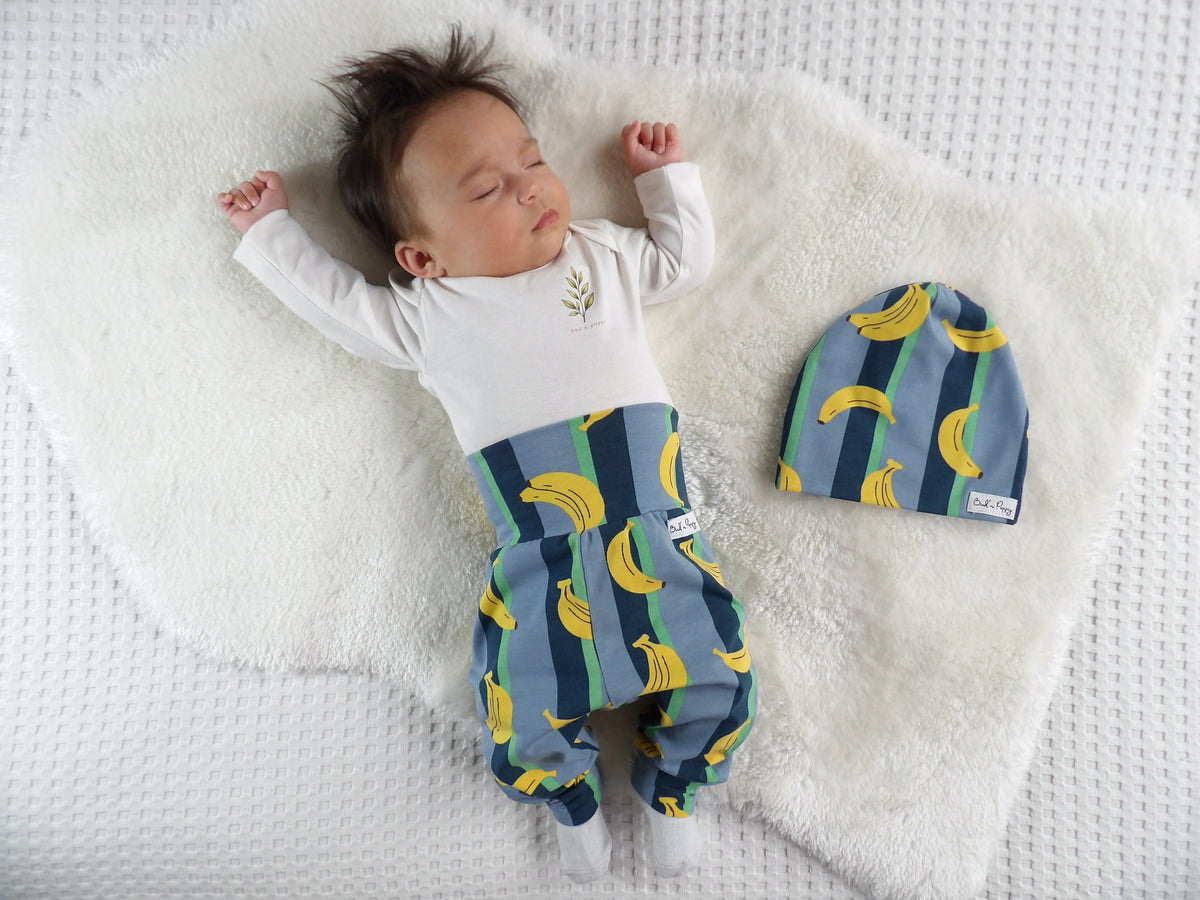 Complete Newborn Set – Banana Club | Kvist | Body, växa-byxa & mössa