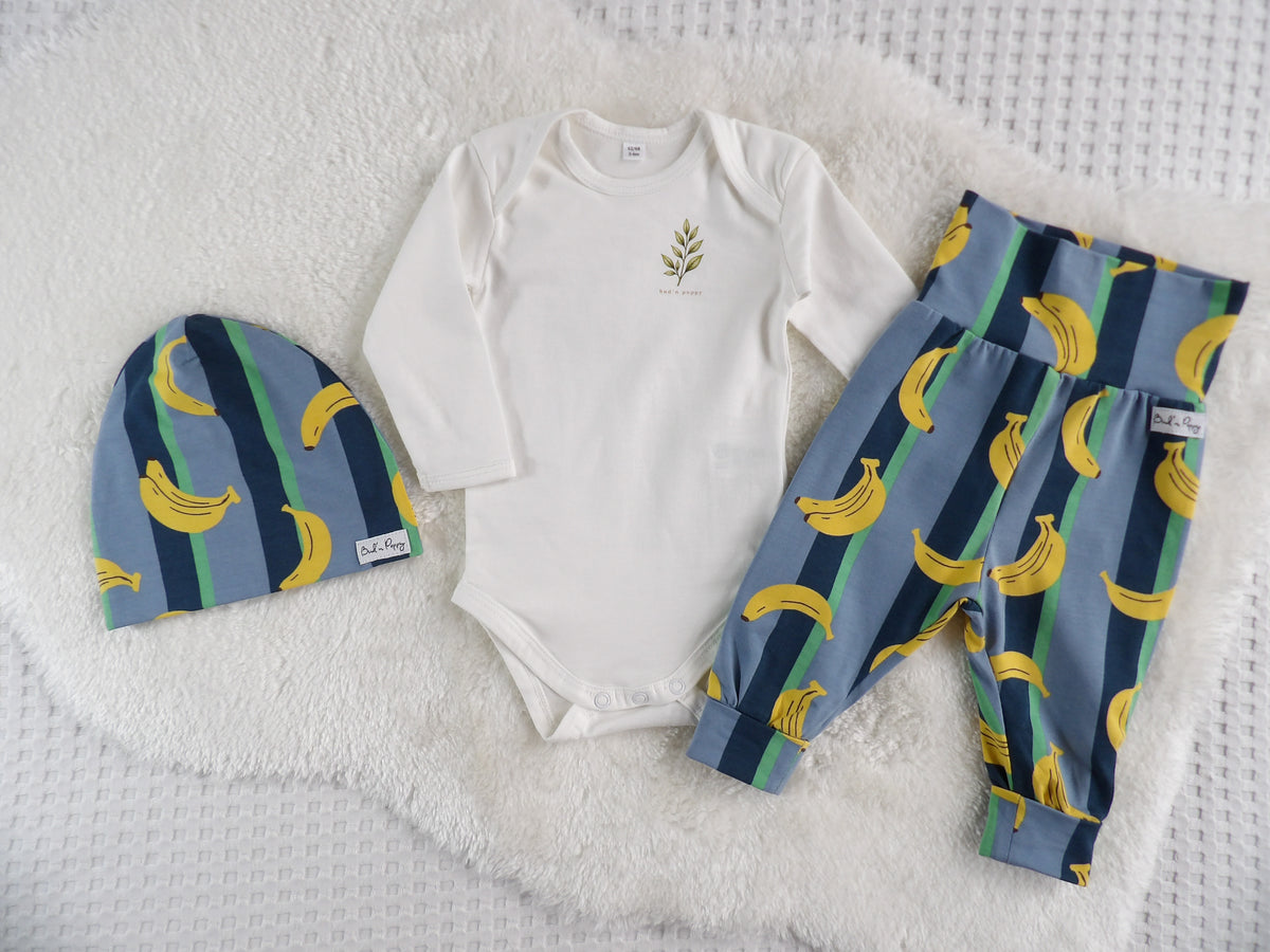 Complete Newborn Set – Banana Club | Kvist | Body, växa-byxa & mössa