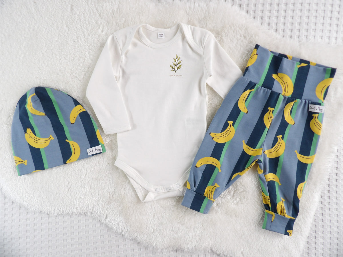 Complete Newborn Set – Banana Club | Kvist | Body, växa-byxa & mössa